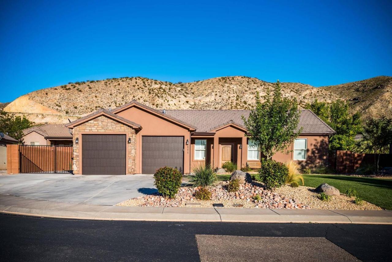 Serene Getaway Near Zion National Park — hotel in Laverkin