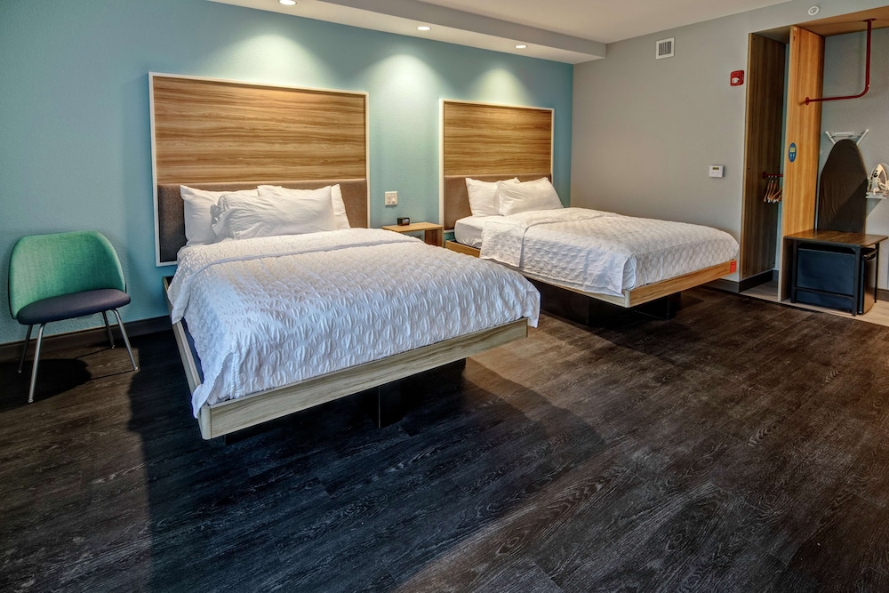 Tru By Hilton Roanoke Hollins - photo 7