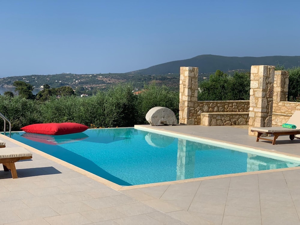 Onirozo Koroni Private Villa — 4-Star Luxury Hotel in Koroni, Greece