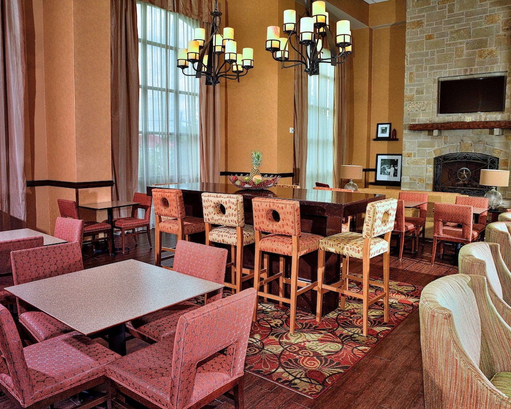 Hampton Inn & Suites Fredericksburg - photo 4