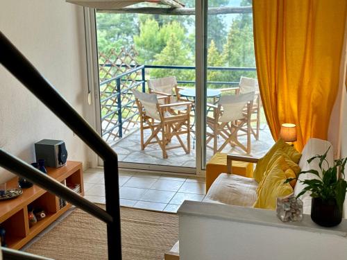 Sunset Hill Escape - carbon neutral hotel in Unknown City