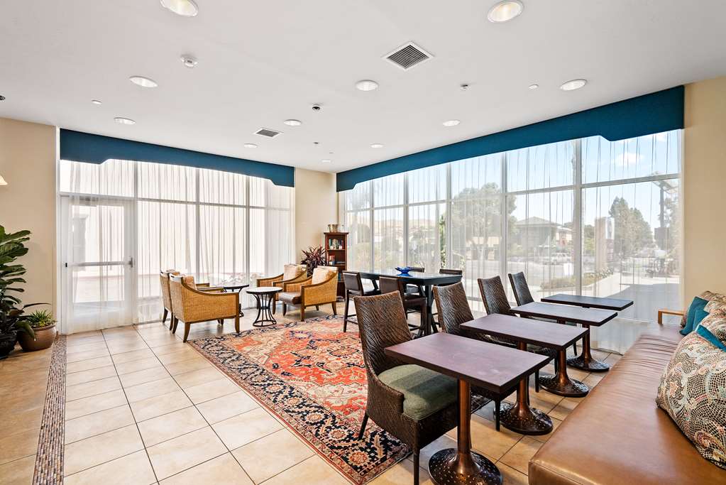 Best Western Plus Royal Oak Hotel - photo 4