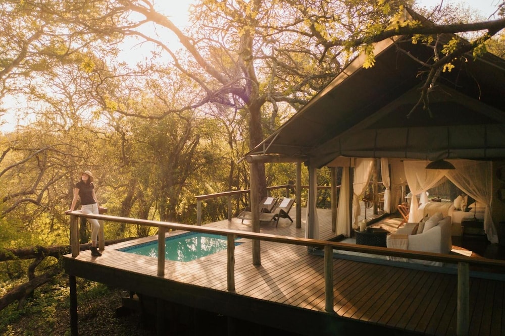 Rhino Sands Safari Camp — 4-Star Luxury Hotel in Jozini, South Africa