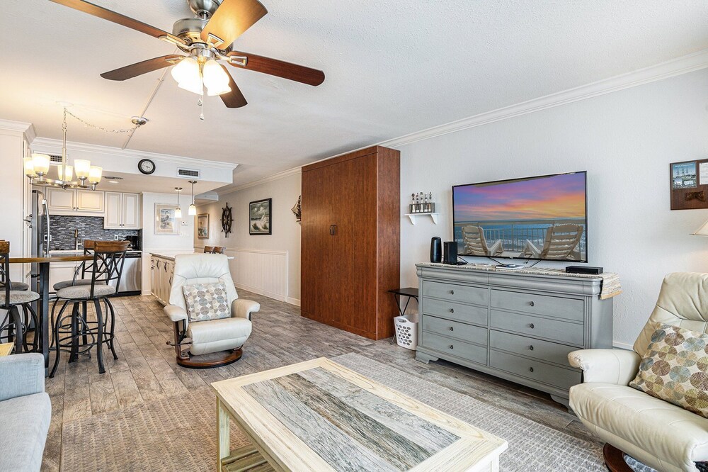 1009 Waters Edge Resort 1 Bedroom Condo by RedAwning - photo 9