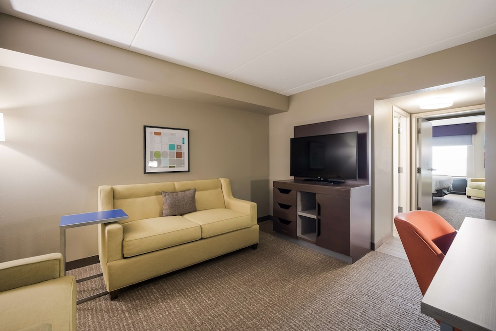 Hampton Inn McHenry - photo 23