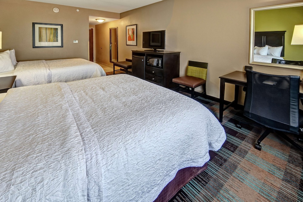 Hampton Inn & Suites Clarksville - photo 14