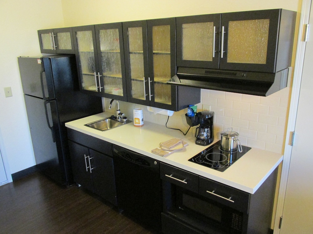 Candlewood Suites Greenville by IHG - photo 9