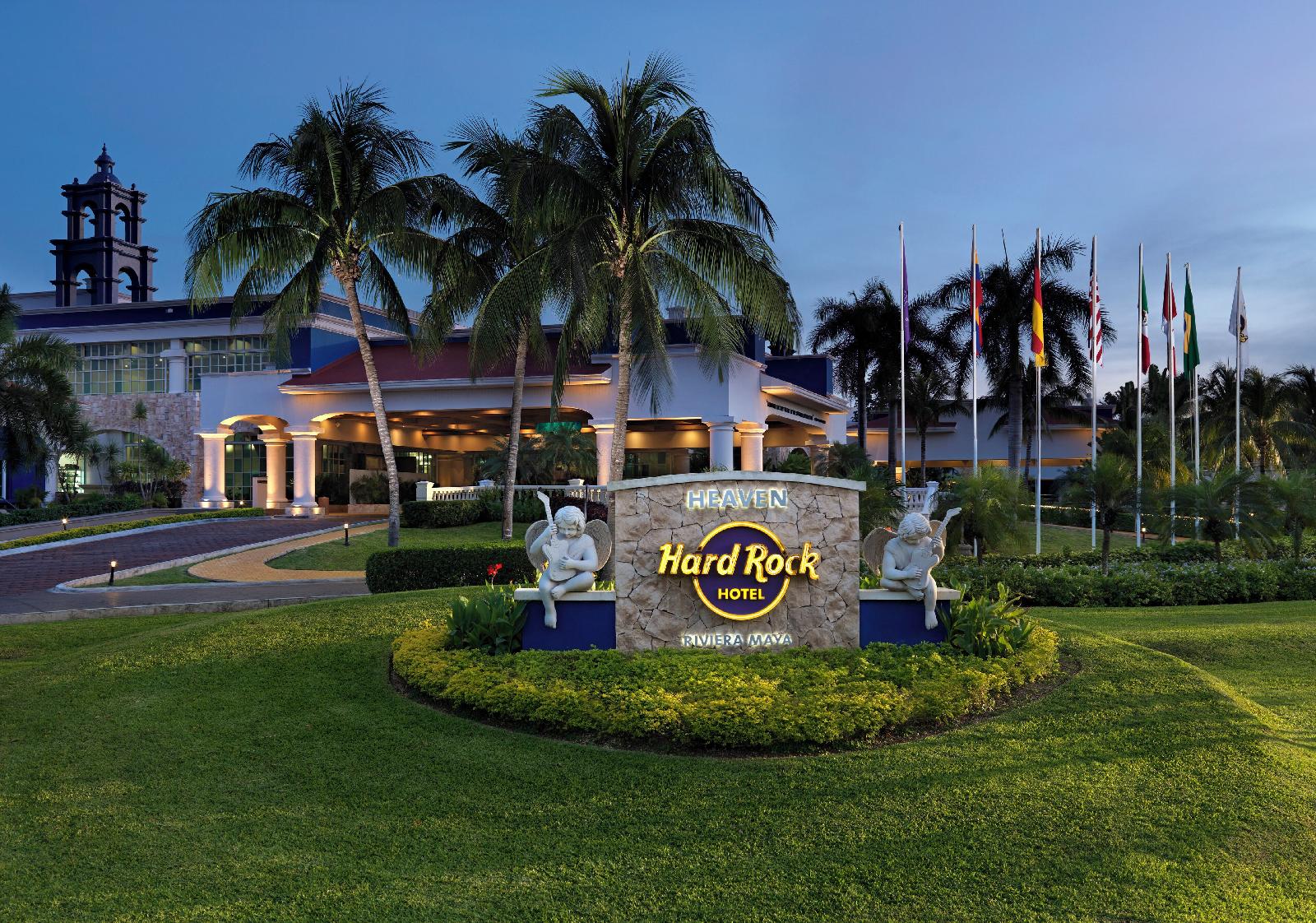 Hacienda Adults Kids At Hard Rock Hotel Riviera Maya — Puerto Aventuras