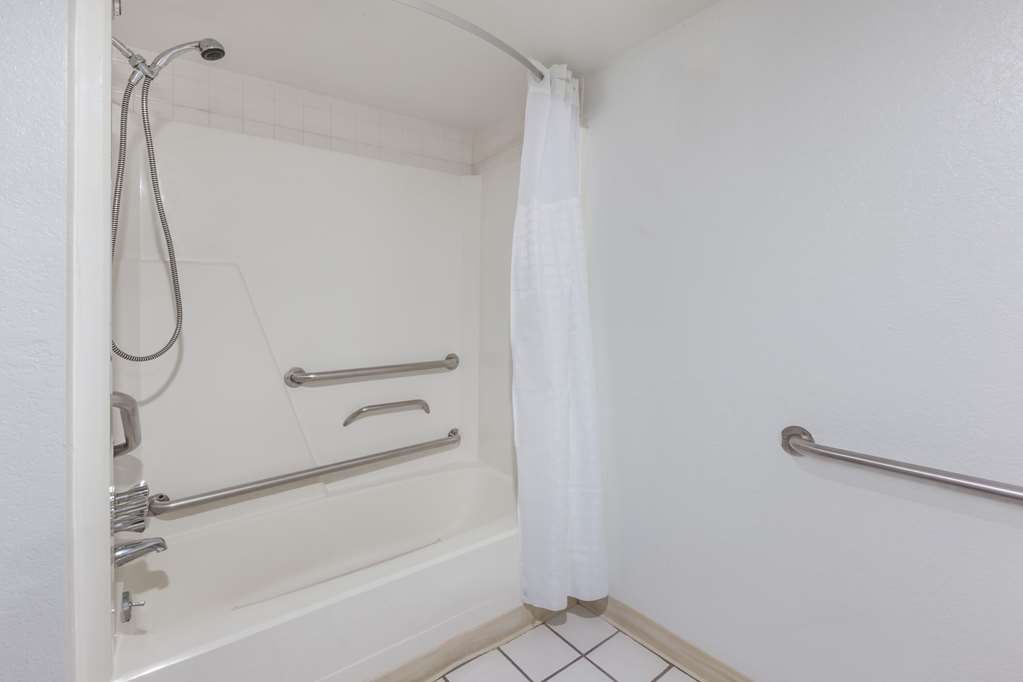Days Inn by Wyndham Holland - photo 11