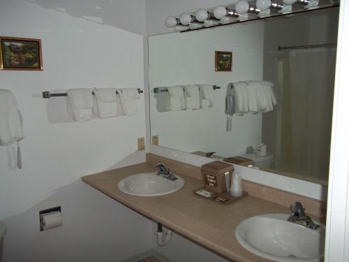 River Valley Inn - photo 20