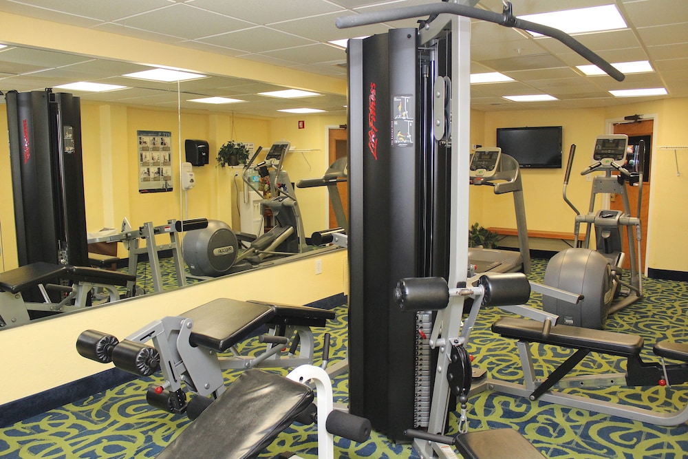 Ocean Sands Resort Oceanfront Virginia Beach by Vacatia - photo 26