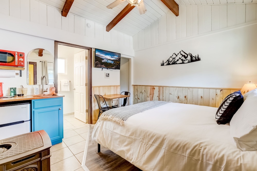 Tahoe Mountain inn - photo 17