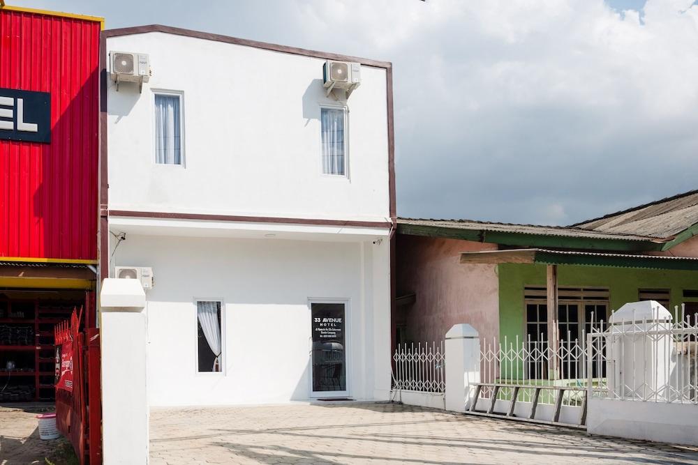 Oyo 3695 33 Avenue in Bandar Lampung, Indonesia