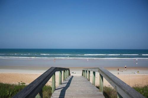 Beach Oceanfront Flagler Beach Rental — 4-Star Luxury Hotel in Flagler Beach, United States
