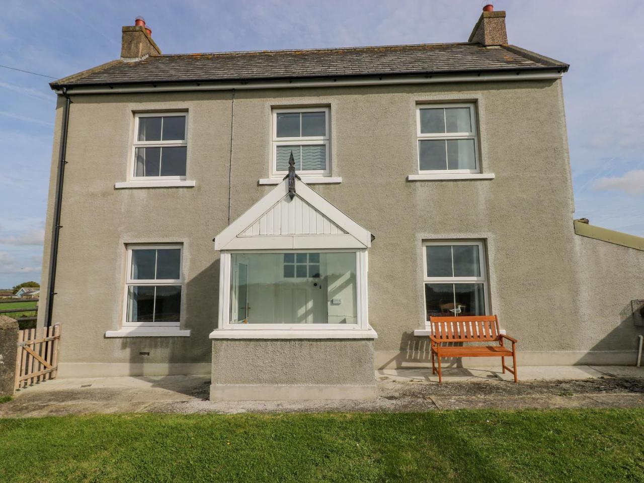 Bay View Farmhouse — 4-Star Luxury Hotel in Haverfordwest, United Kingdom