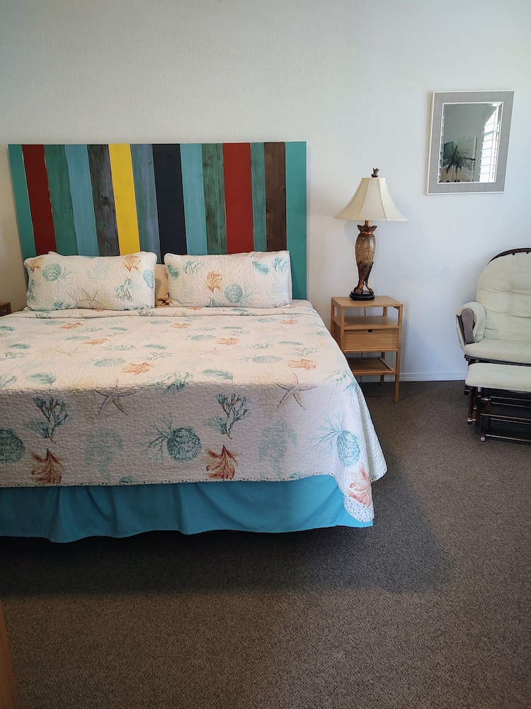 Pacific Plaza Hotel - photo 16