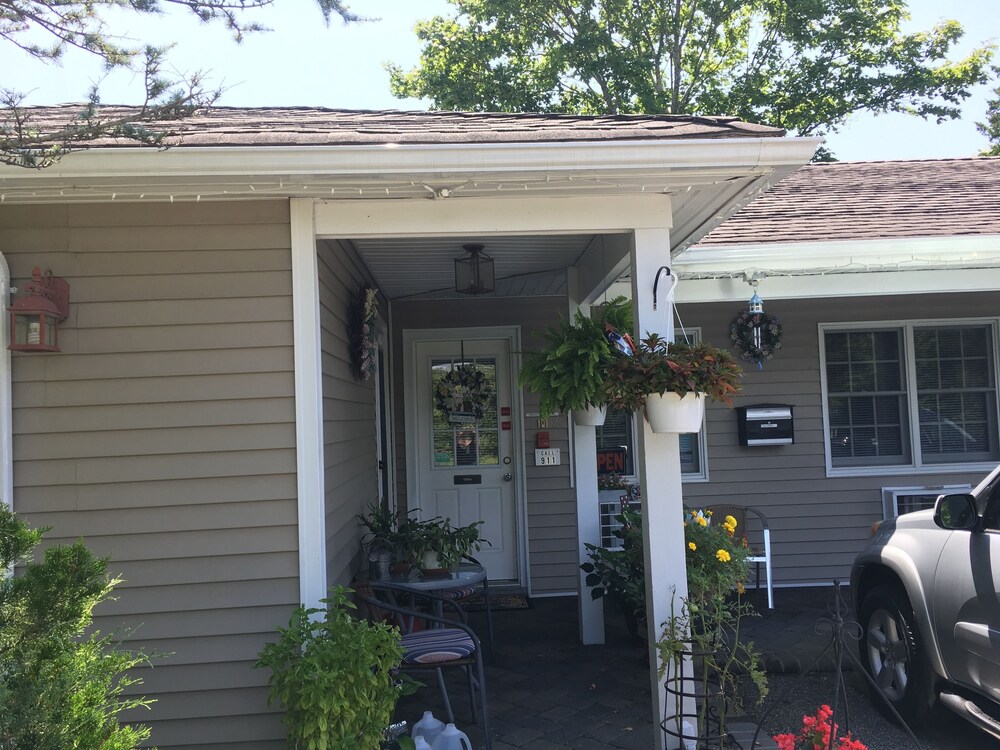 Westhampton Seabreeze Motel - photo 28