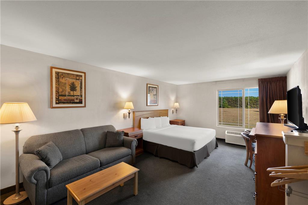 Rodeway Inn & Suites Tomahawk - photo 11