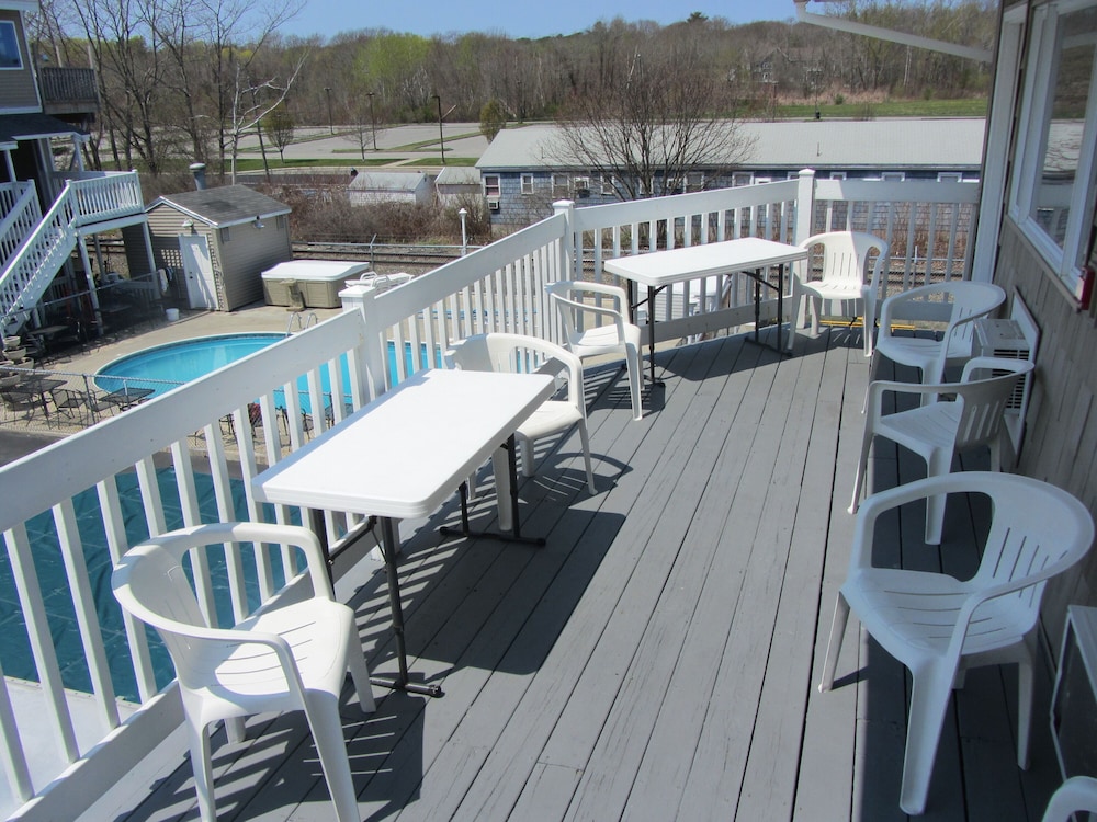 Green Dolphin Motel - photo 37