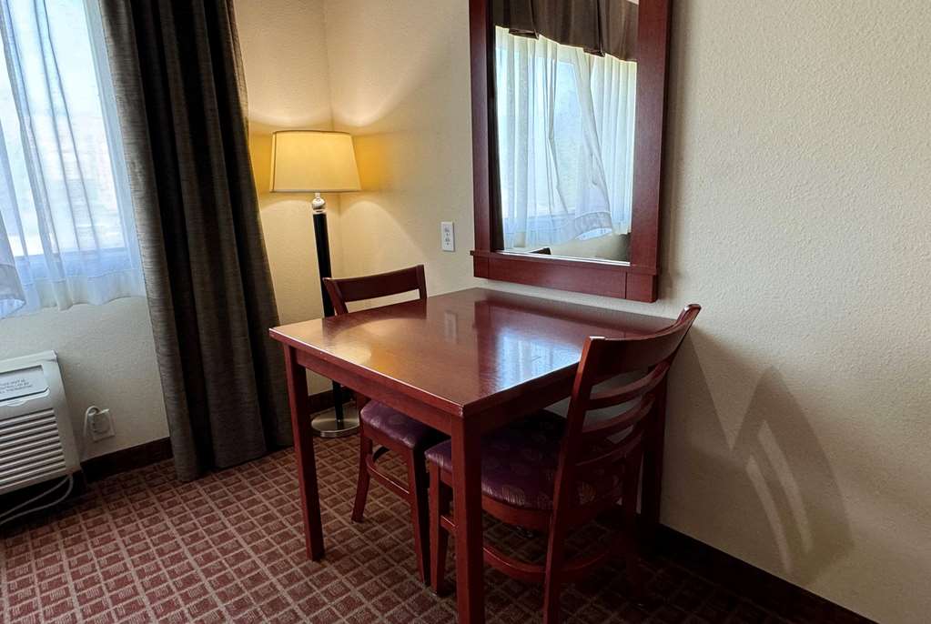 Ramada by Wyndham College Station - photo 36