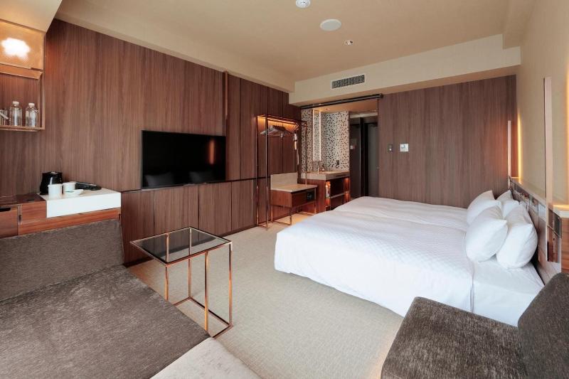 Candeo Hotels Kyoto Karasuma Rokkaku — 4-Star Luxury Hotel in Kyoto, Japan