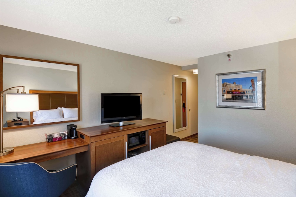 Hampton Inn Memphis Poplar - photo 8