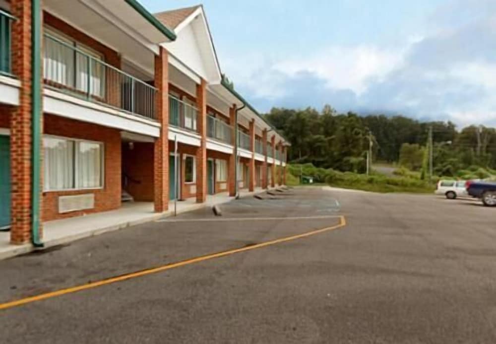 Americas Inn - photo 28