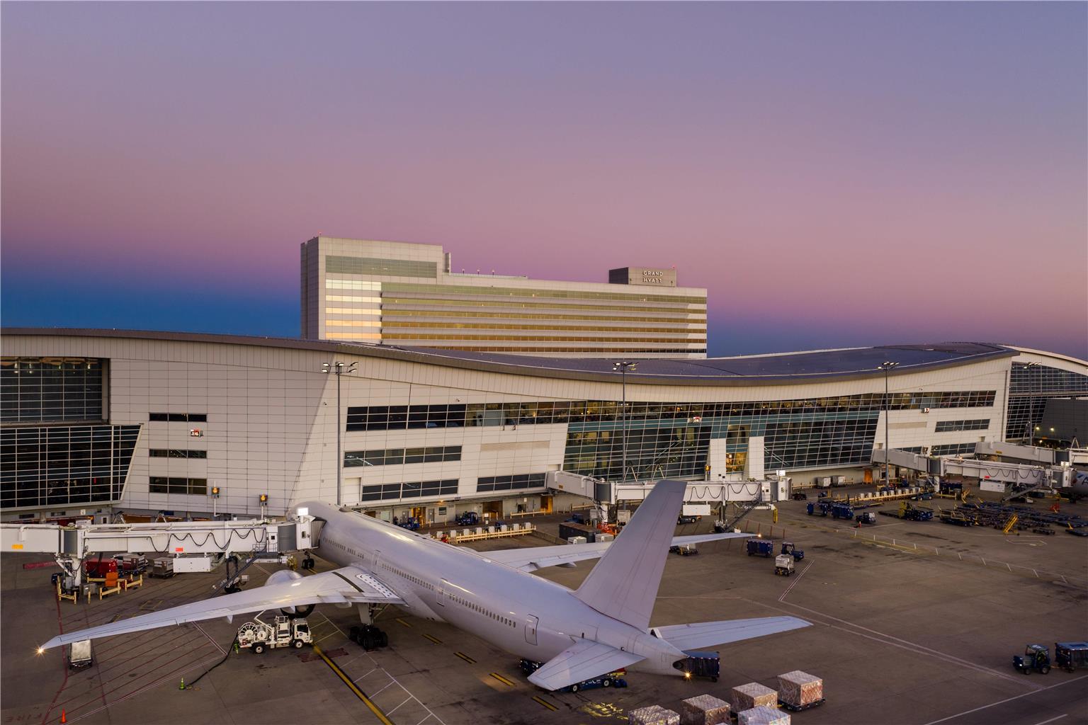 Grand Hyatt DFW Connected to the airport - photo 5