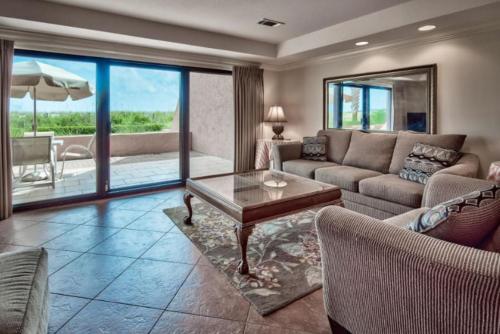 Aegean 118 Gulf views sleeps 8 in Destin, United States