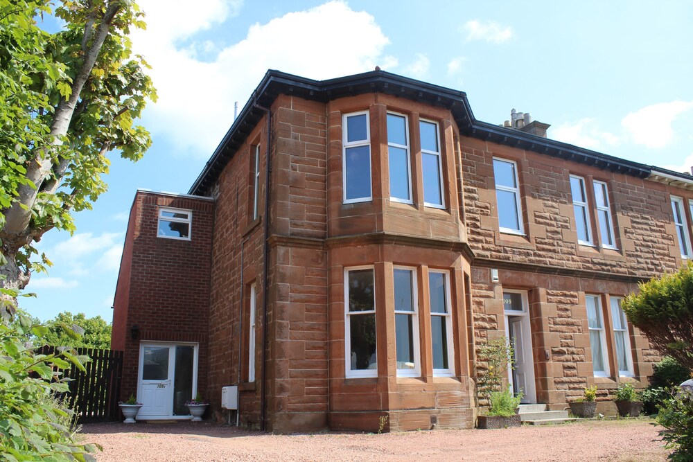 Arran View — 4-Star Luxury Hotel in Prestwick, United Kingdom