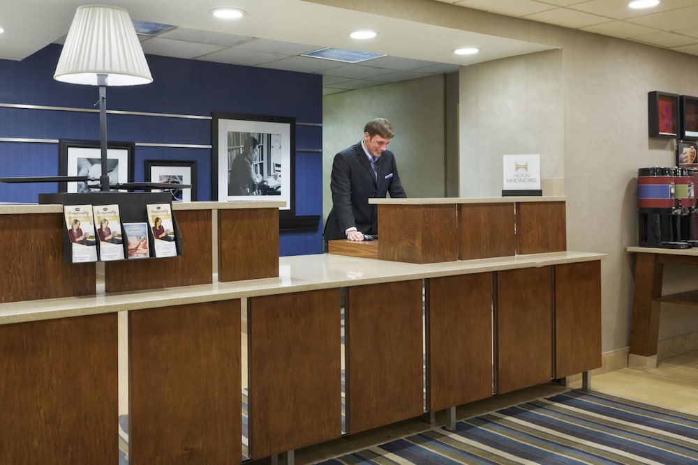 Hampton Inn Charlotte University Place - photo 2