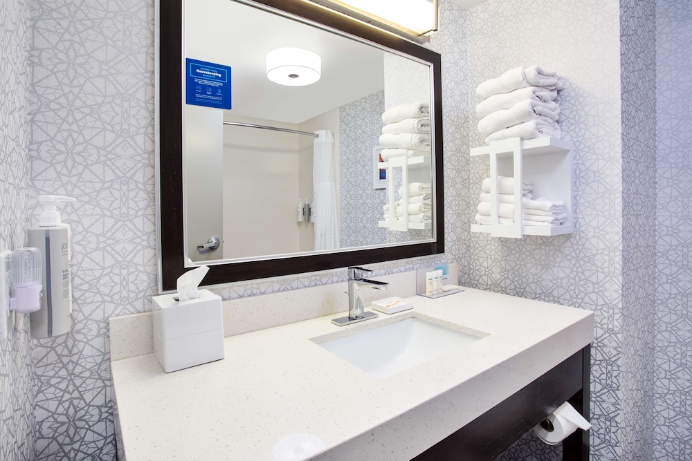 Hampton Inn & Suites Columbia Southeast Ft. Jackson - photo 20