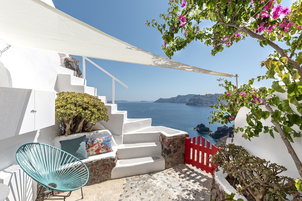 White Cave Villa by Caldera Houses — 4-Star Luxury Hotel in Oia, Greece