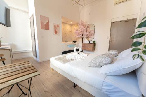 Hotel Les Orangers in Nice, France