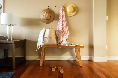 Parasol Hilltop Ocean View Escape w Spa & Pool Table - photo 31