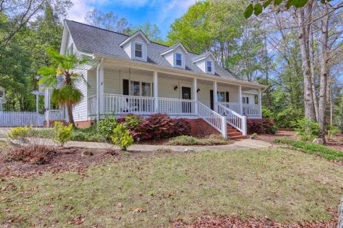 Lake Murray Retreat — 4-Star Luxury Hotel in Lexington, United States