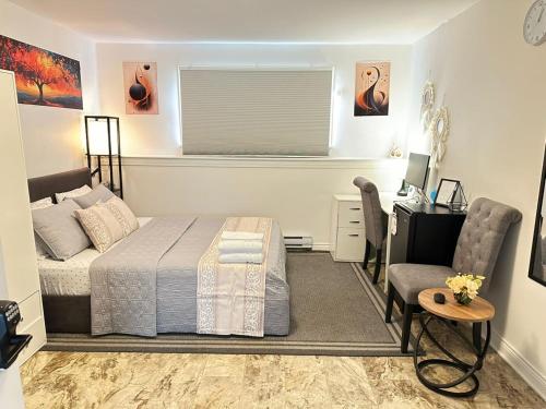 Kenneths Cozy Retreat Saint John NB 1BR Wi Fi 4mins to Regional Hospital and UNB in Saint John, Canada