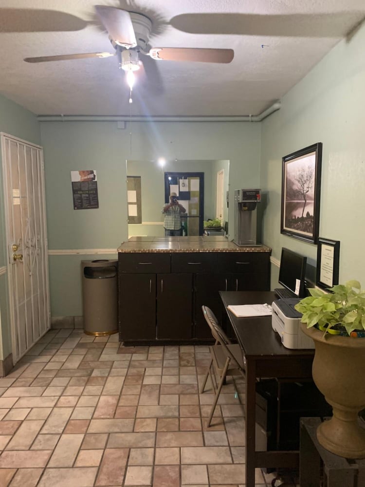 Palms Inn & Suites - photo 24