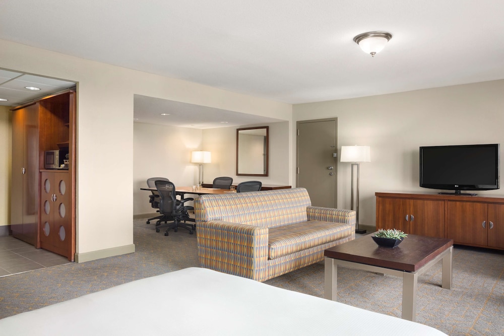 DoubleTree by Hilton Dallas DFW Airport North - photo 16