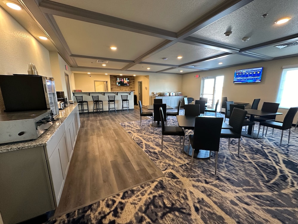 Iron Creek Inn & Suites - photo 12