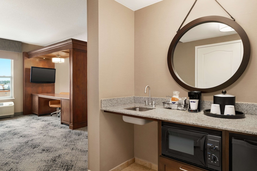 Hampton Inn & Suites Exeter - photo 31