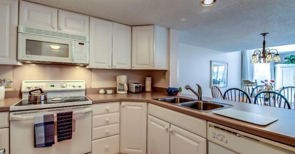 2034 Beachwood - photo 13