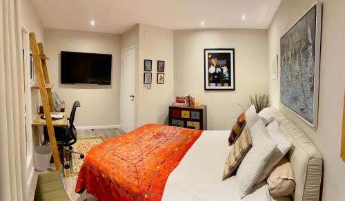 Modern Gr Floor 1 bed bathroom garden & private entry with Free Parking in Cambridge, United Kingdom