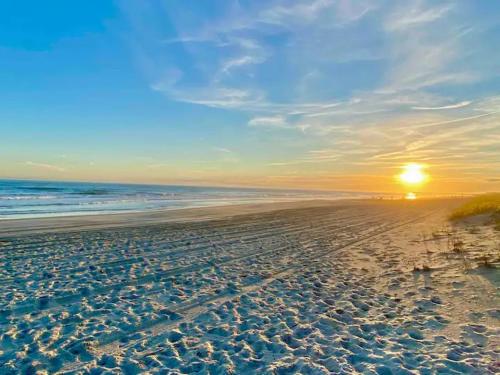Island Inn of Atlantic Beach - photo 85