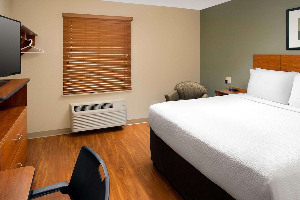 WoodSpring Suites Chicago Romeoville - photo 8