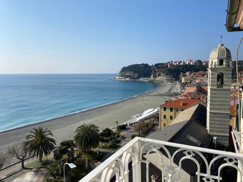 Attico Fronte Mare Nel Borgo Di Celle Ligure — Celle Ligure