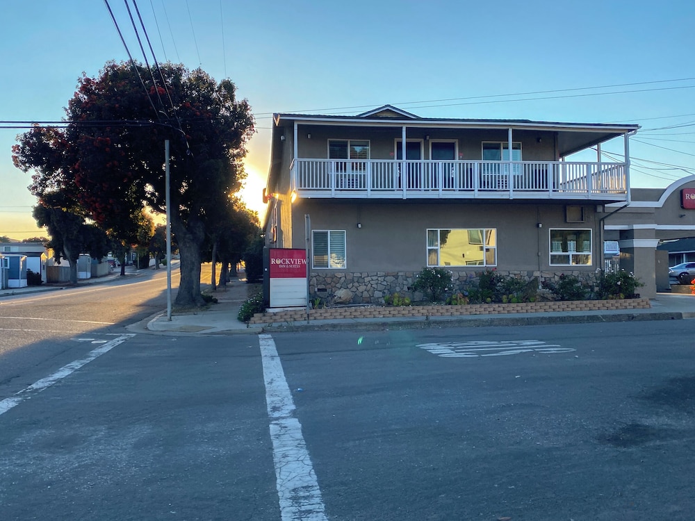 Rockview Inn and Suites - photo 31