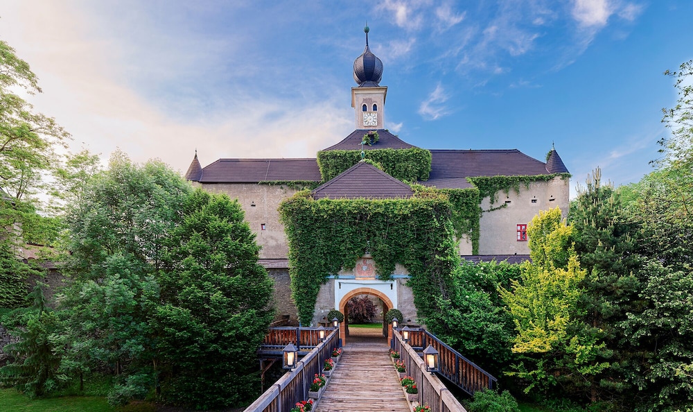 TAUROA Schloss Gabelhofen — hotel in Fohnsdorf