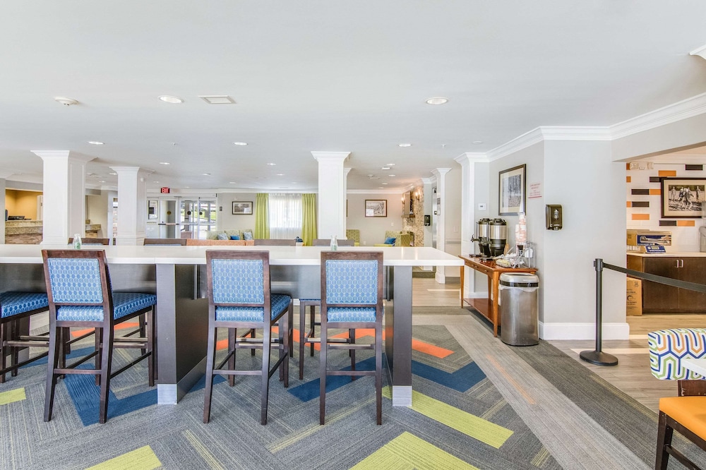 MainStay Suites Columbus near Fort Benning - photo 3