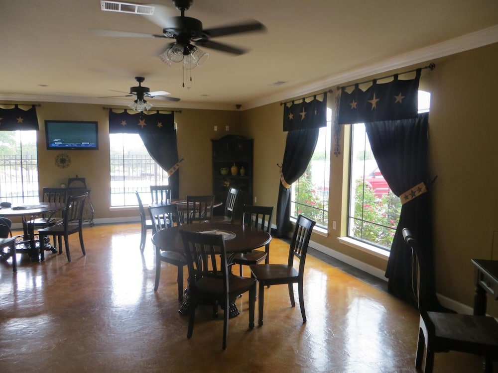Black Gold Inn - photo 37